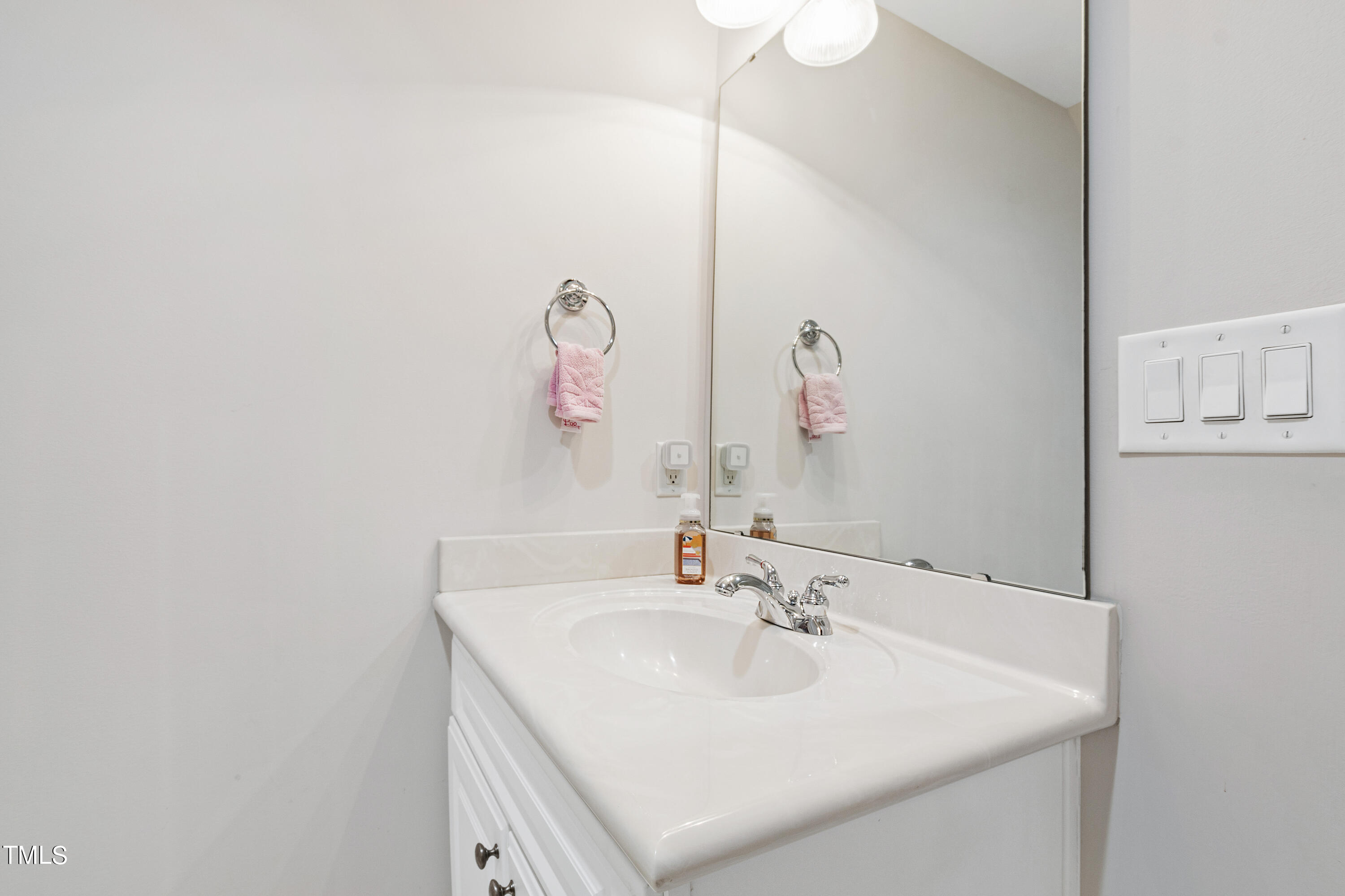 3513 Westover Road Durham, NC 27707 - Photo 49 of 57 Bathroom04A