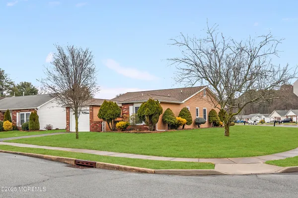 $435,000 | 170 Everest Drive South, Brick, NJ 08724