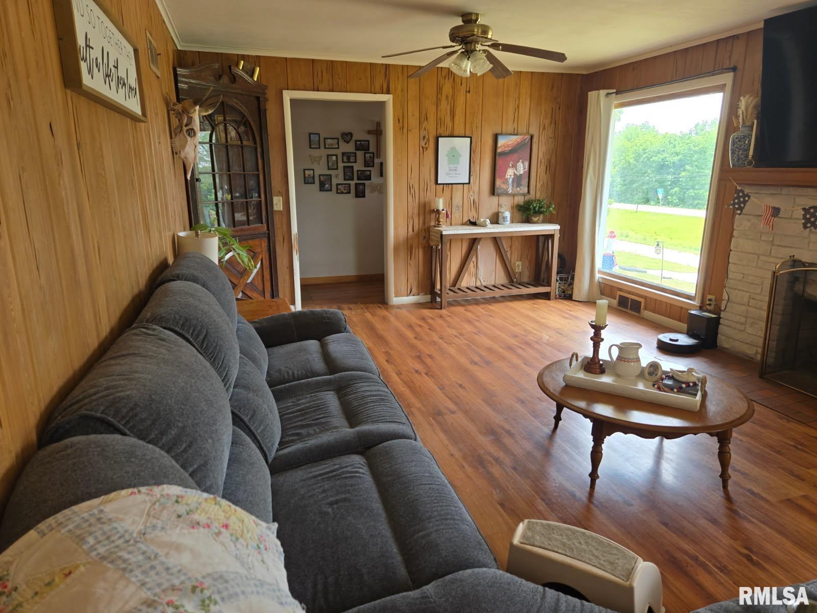 23544 North Urish Road Canton, IL 61520 - Photo 3 of 36