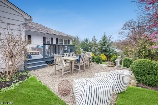 $1,325,000 | 101 Essex Road, Summit, NJ 07901