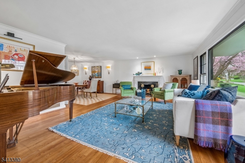 101 Essex Road Summit, NJ 07901 - Photo 4 of 31