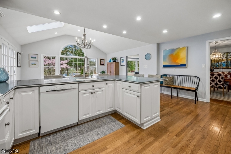 101 Essex Road Summit, NJ 07901 - Photo 9 of 31