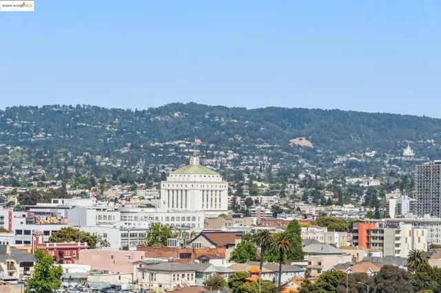 a close view of sink and tap