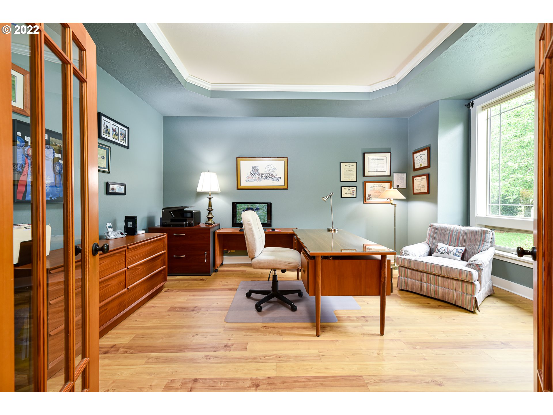 90730 Marcola Road Springfield, OR 97478 - Photo 14 of 30 a living room with furniture and a window