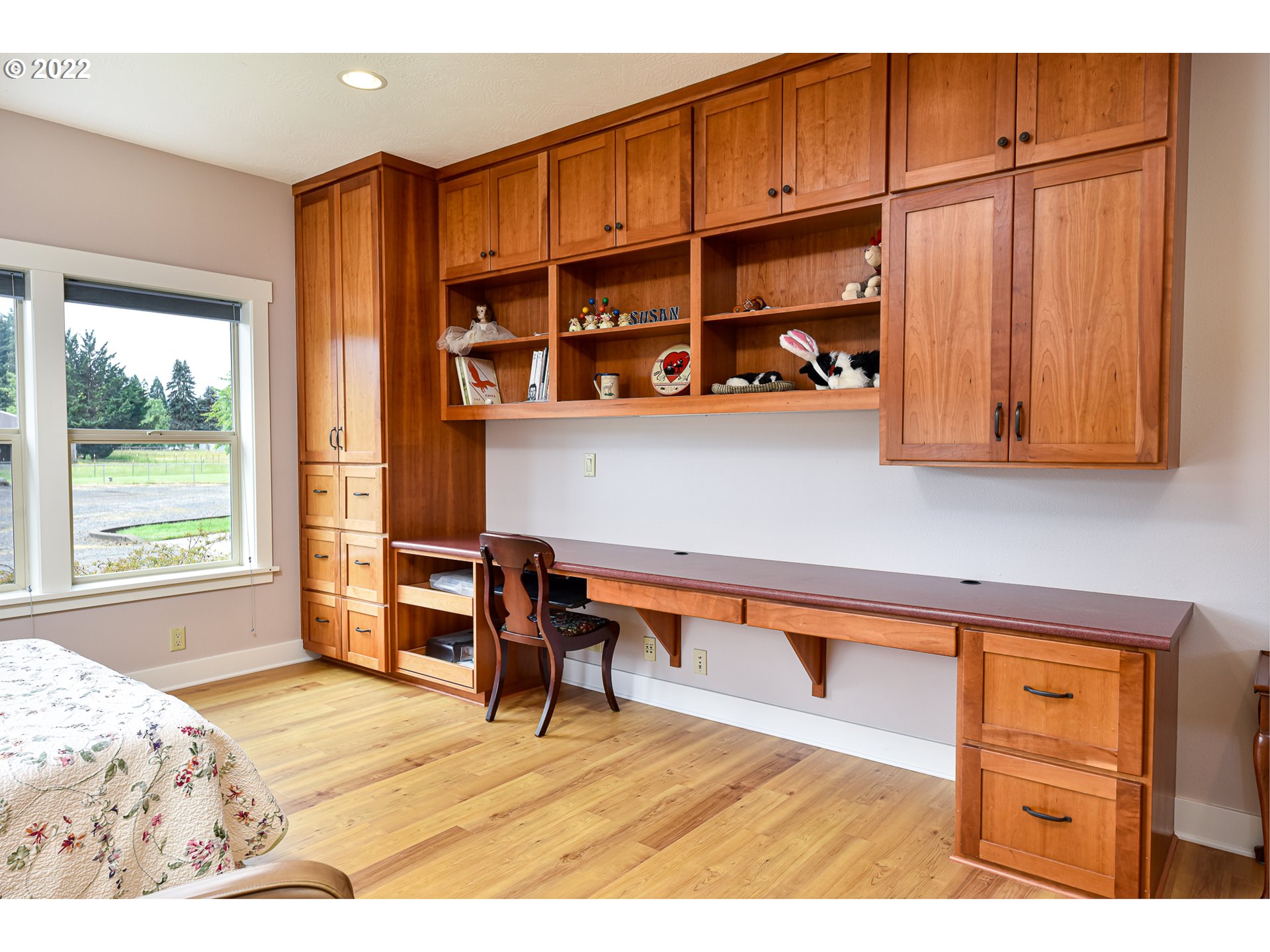 90730 Marcola Road Springfield, OR 97478 - Photo 21 of 30 a living room with a bed furniture and a window