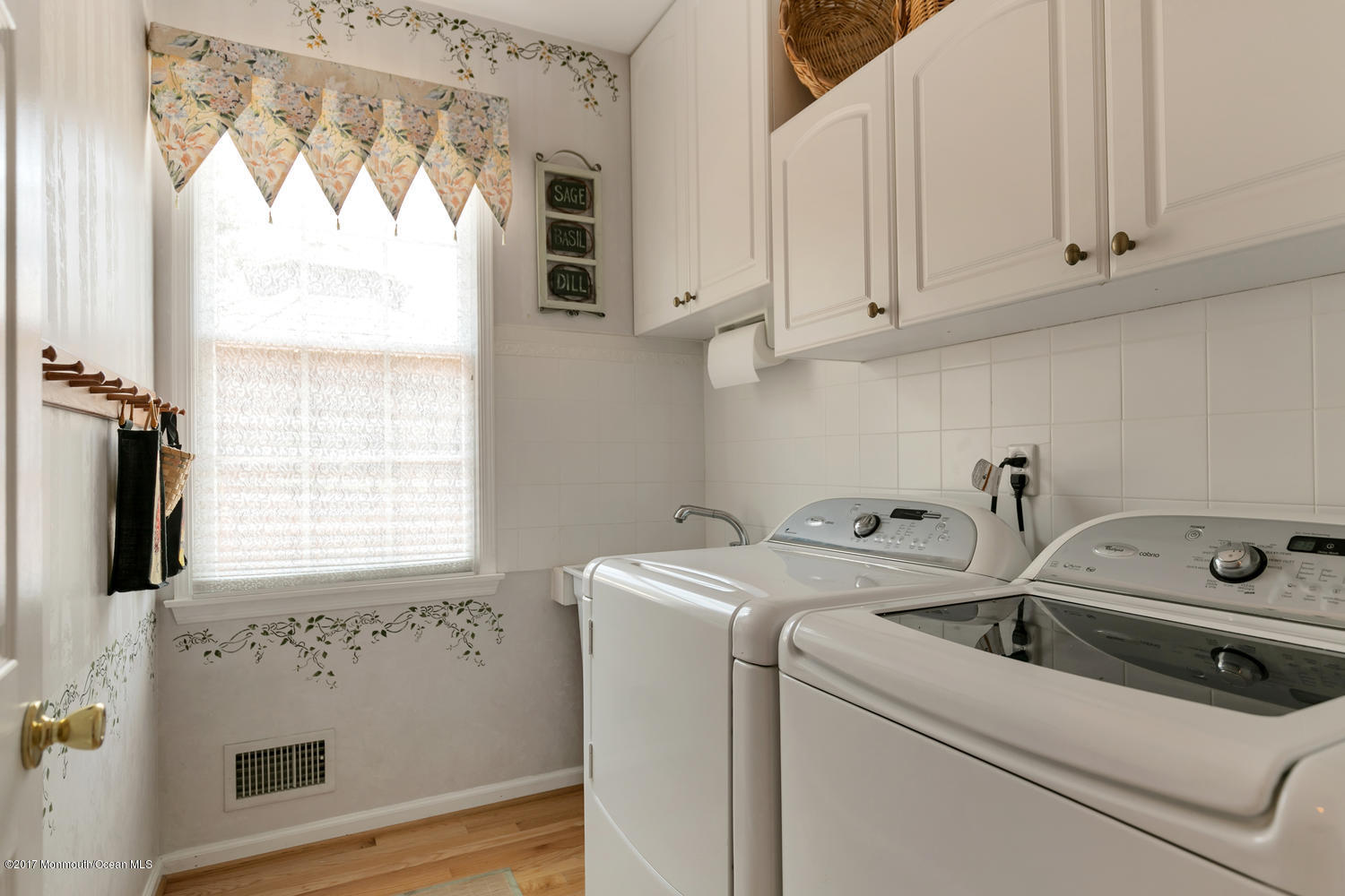 2356 Apple Ridge Circle Manasquan, NJ 08736 - Photo 14 of 45 2356 Apple Ridge Cir Manasquan-large-016