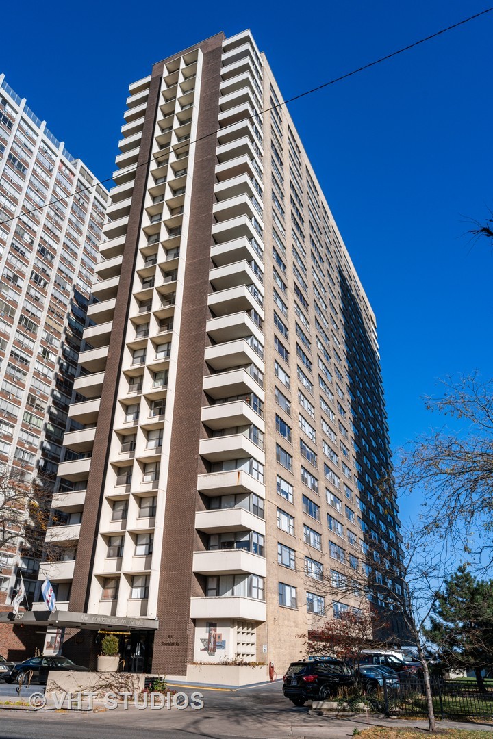 6157 North Sheridan Road, Unit 23E Chicago, IL 60660 - Photo 2 of 10