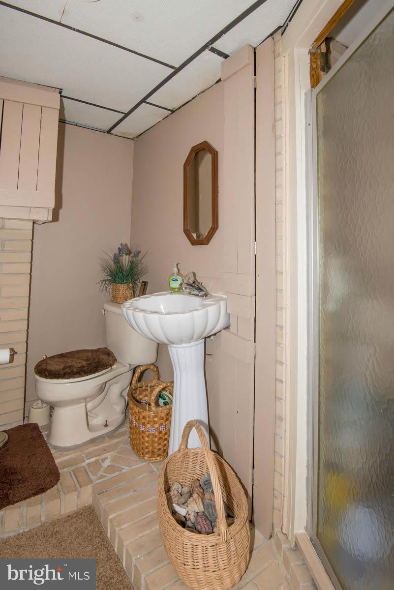 2115 Cockspur Road Baltimore, MD 21220 - Photo 15 of 29 Bath