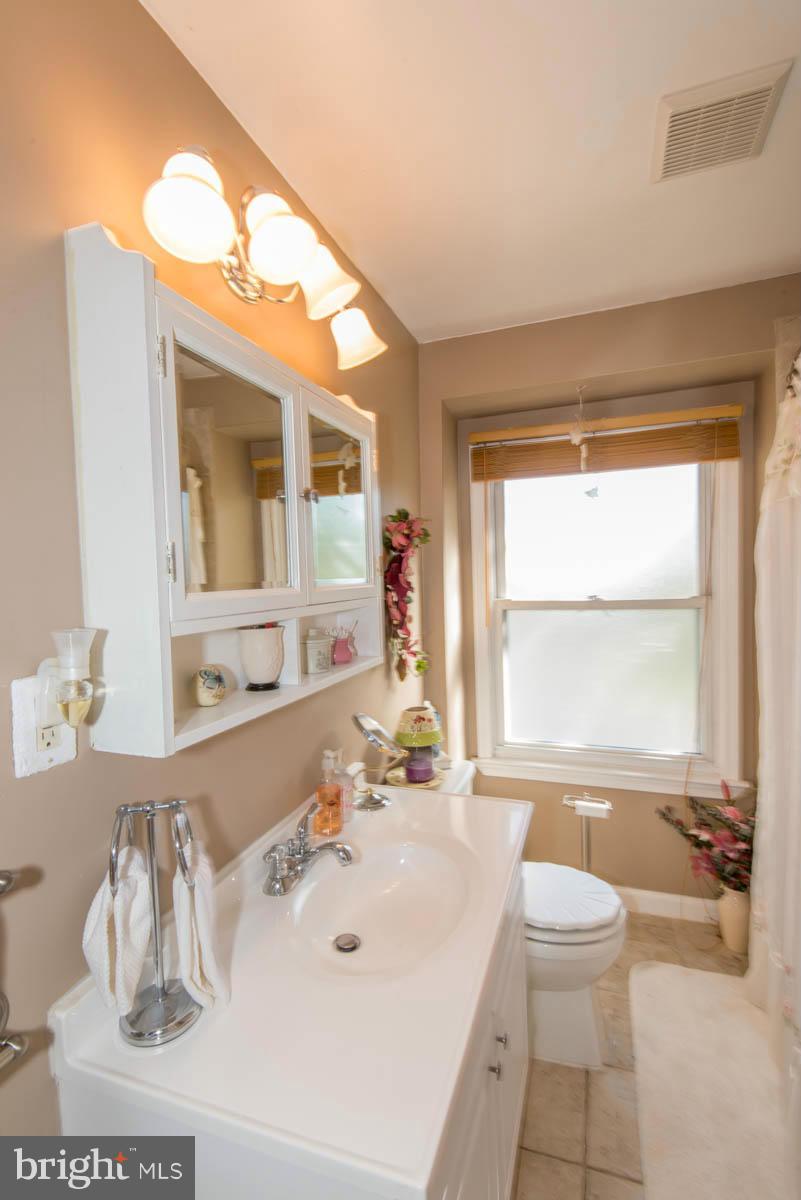 2115 Cockspur Road Baltimore, MD 21220 - Photo 23 of 29 Bath
