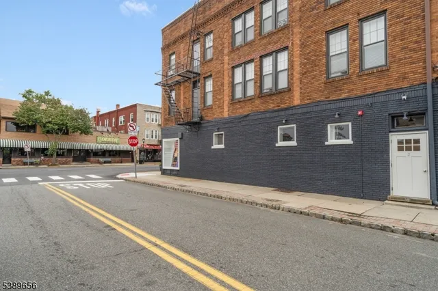 $1,950 | 396 Bloomfield Avenue, Caldwell, NJ 07006