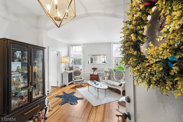 $1,950 | 396 Bloomfield Avenue, Caldwell, NJ 07006