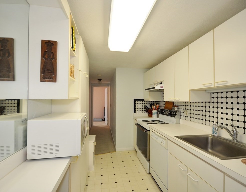 220 Swanson Road, Unit 605 Boxborough, MA 01719 - Photo 12 of 34