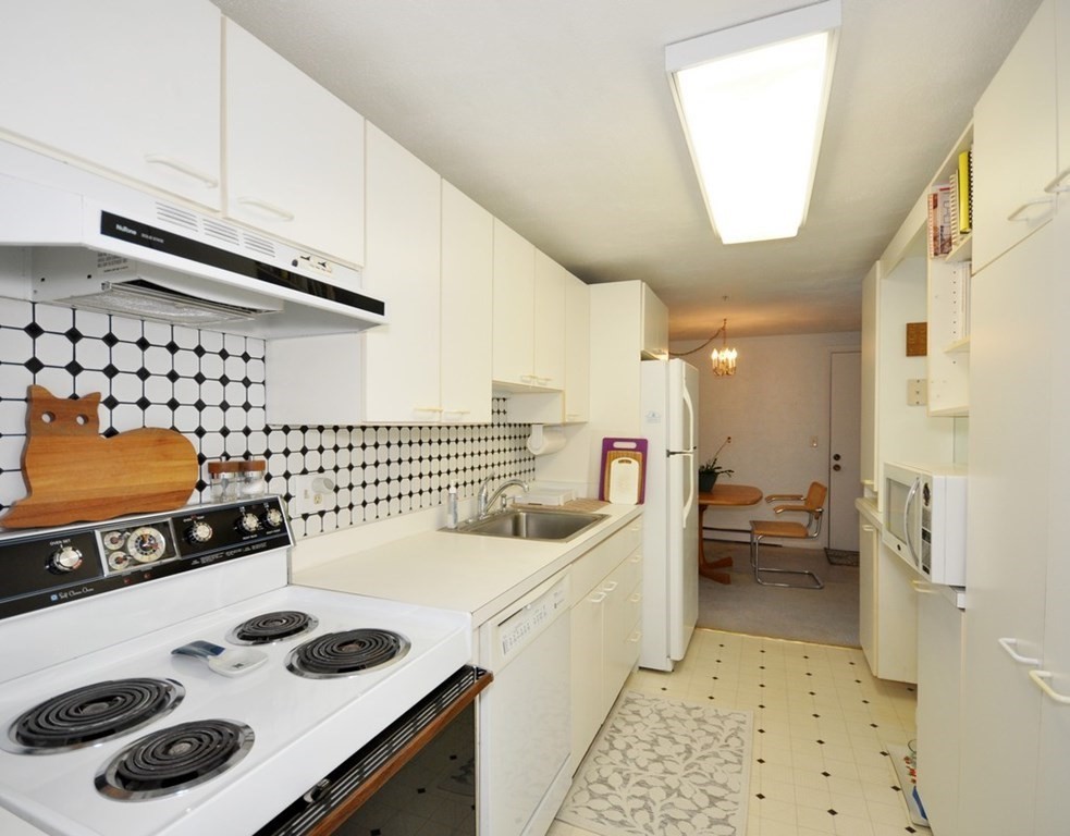 220 Swanson Road, Unit 605 Boxborough, MA 01719 - Photo 14 of 34