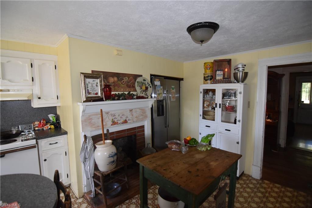 1516 Garner Road Denton, NC 27239 - Photo 5 of 23 Gallery Image 5