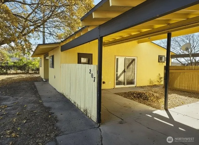 a view of a porch with pathway