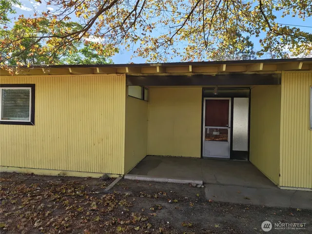 a backyard of a house