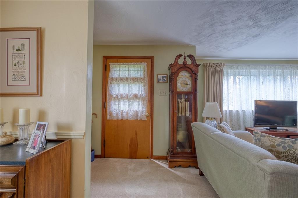 528 Perrymont Road Pittsburgh, PA 15237 - Photo 3 of 18 Gallery Image 3