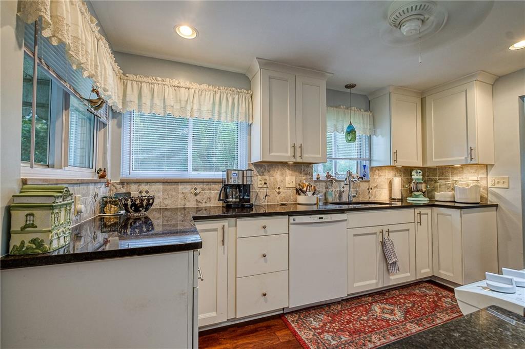 528 Perrymont Road Pittsburgh, PA 15237 - Photo 6 of 18 Gallery Image 6