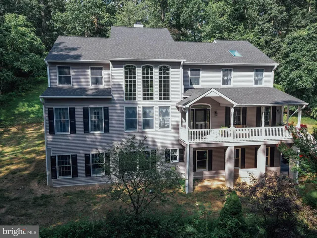 $950,000 | 7 Slitting Mill Road, Glen Mills, PA 19342