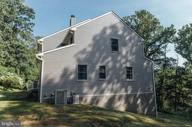 $950,000 | 7 Slitting Mill Road, Glen Mills, PA 19342