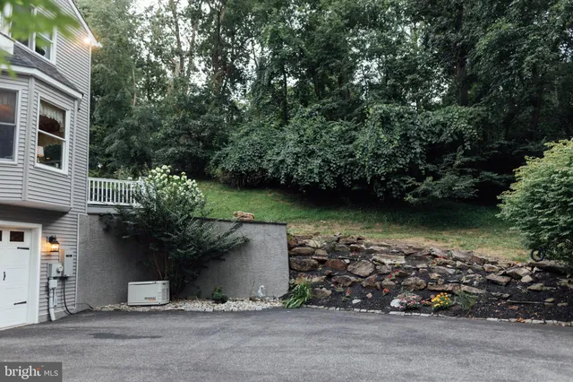 $950,000 | 7 Slitting Mill Road, Glen Mills, PA 19342