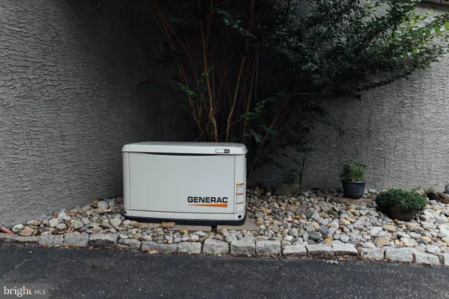 $950,000 | 7 Slitting Mill Road, Glen Mills, PA 19342