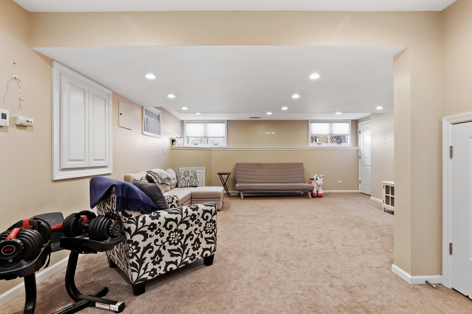 14710 Heathcliff Road Homer Glen, IL 60491 - Photo 19 of 27 a living room with furniture and a couch