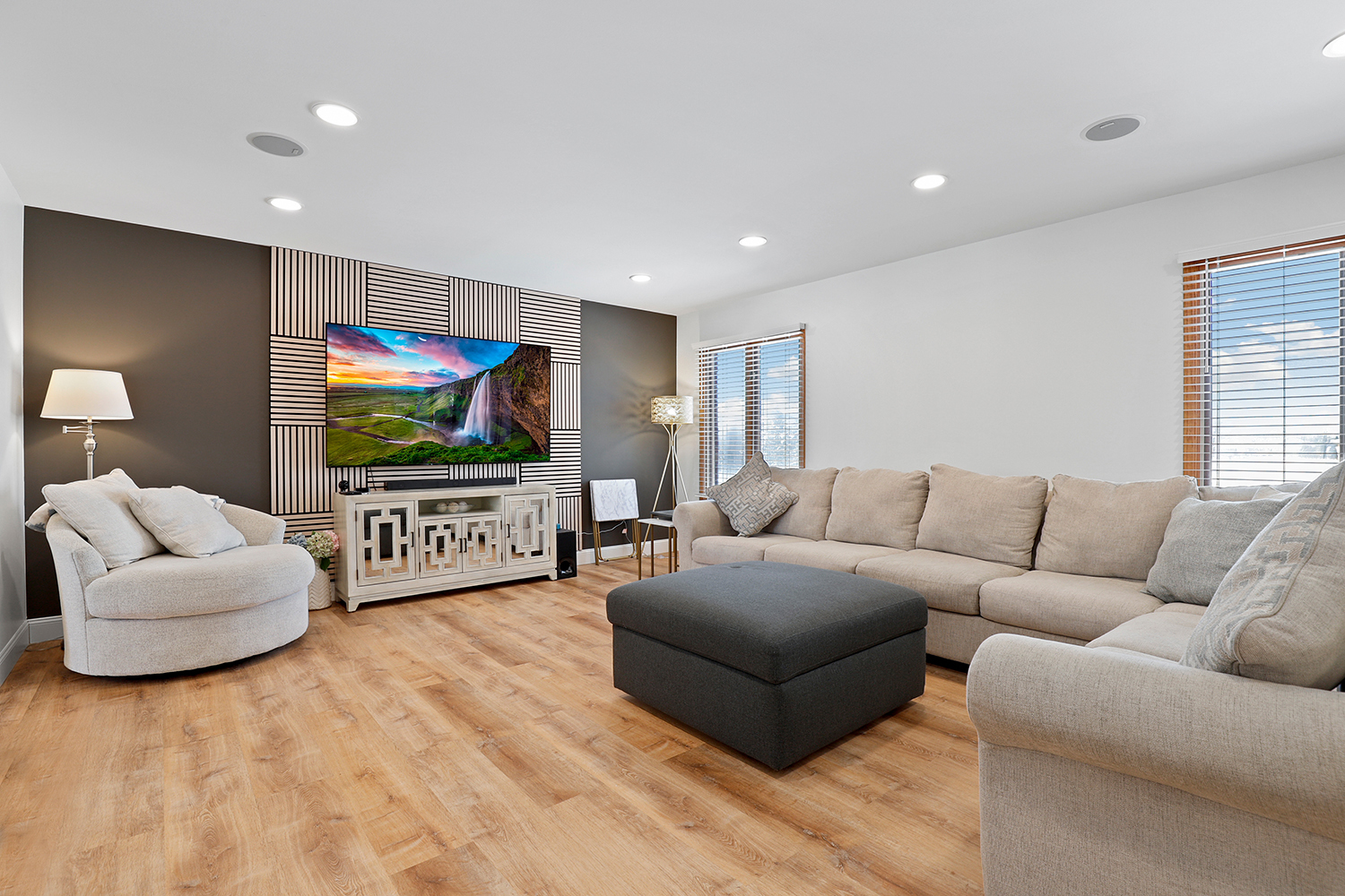14710 Heathcliff Road Homer Glen, IL 60491 - Photo 8 of 27 a living room with furniture and a flat screen tv