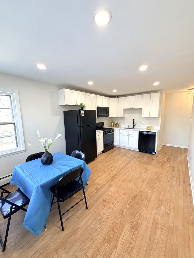 2308 Oakton Street, Unit 2 Park Ridge, IL 60068 - Photo 3 of 17