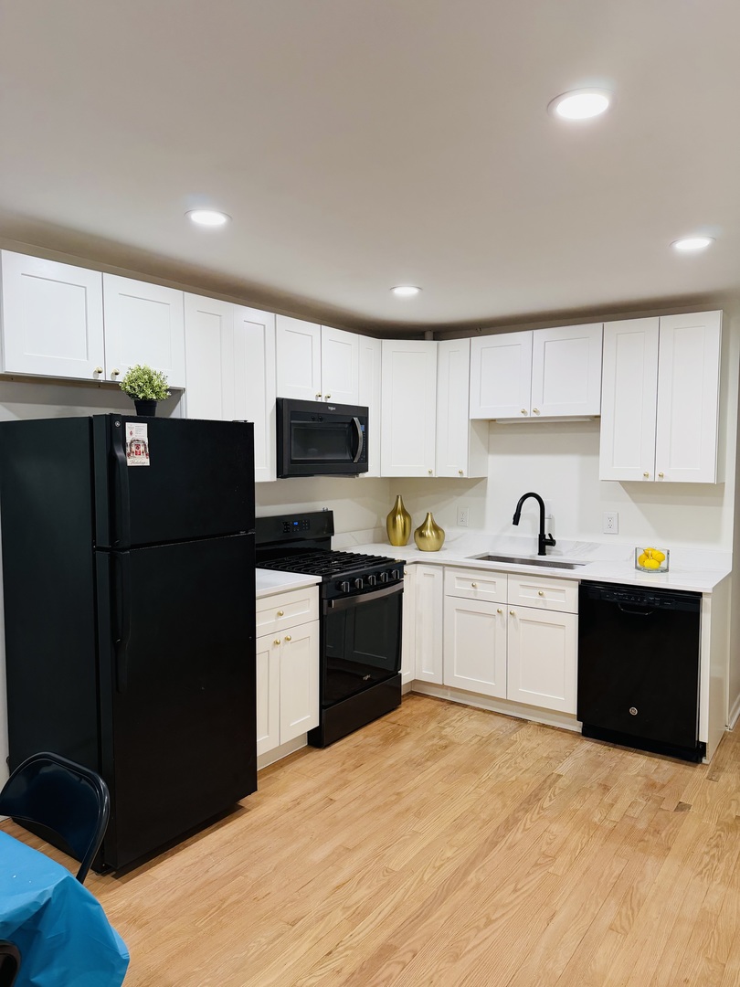 2308 Oakton Street, Unit 2 Park Ridge, IL 60068 - Photo 4 of 17