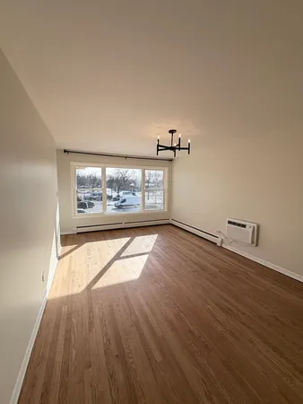 $2,450 | 2308 Oakton Street, Unit 2, Park Ridge, IL 60068