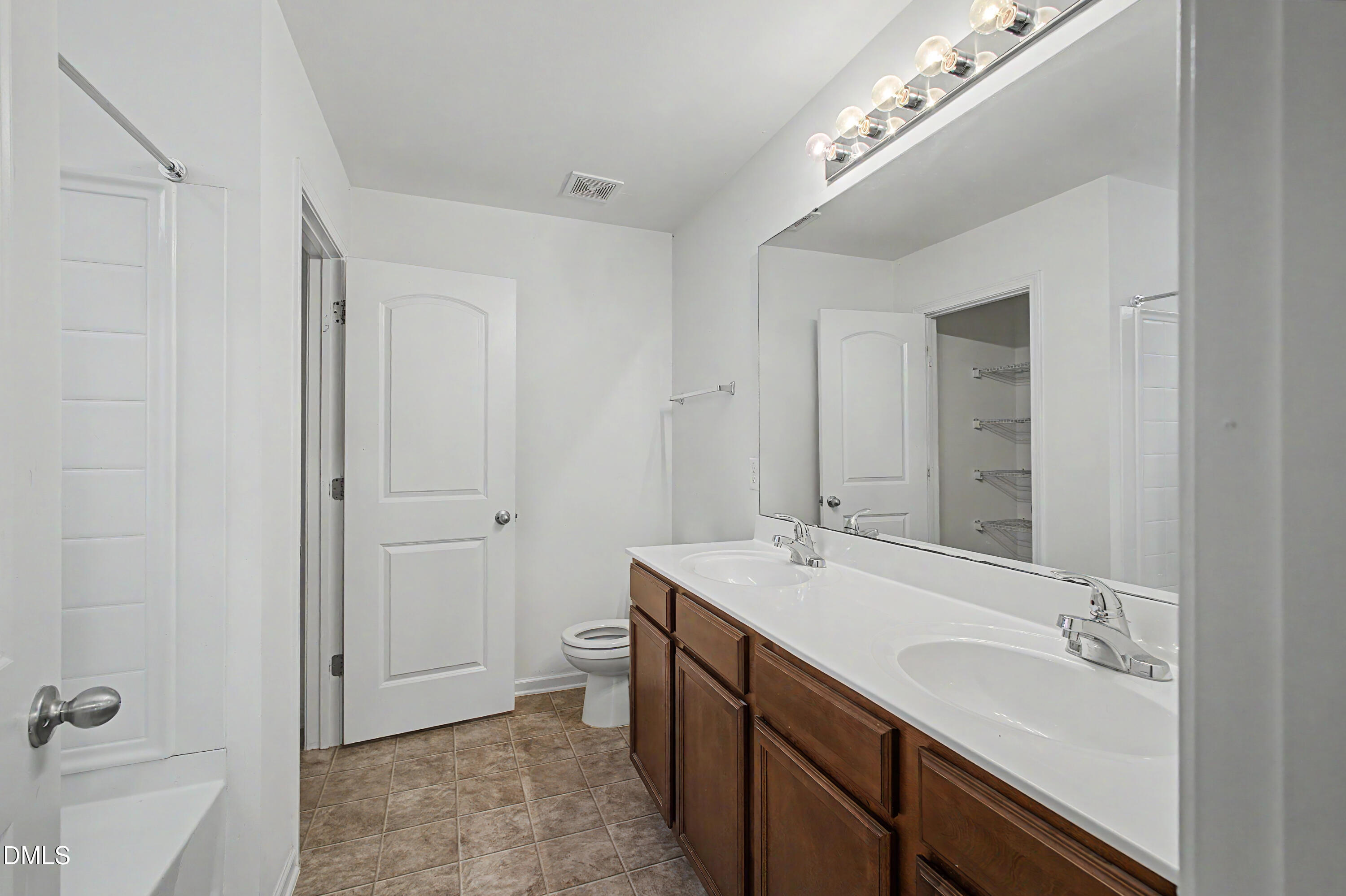 2924 Smooth Stone Trail Raleigh, NC 27610 - Photo 17 of 30