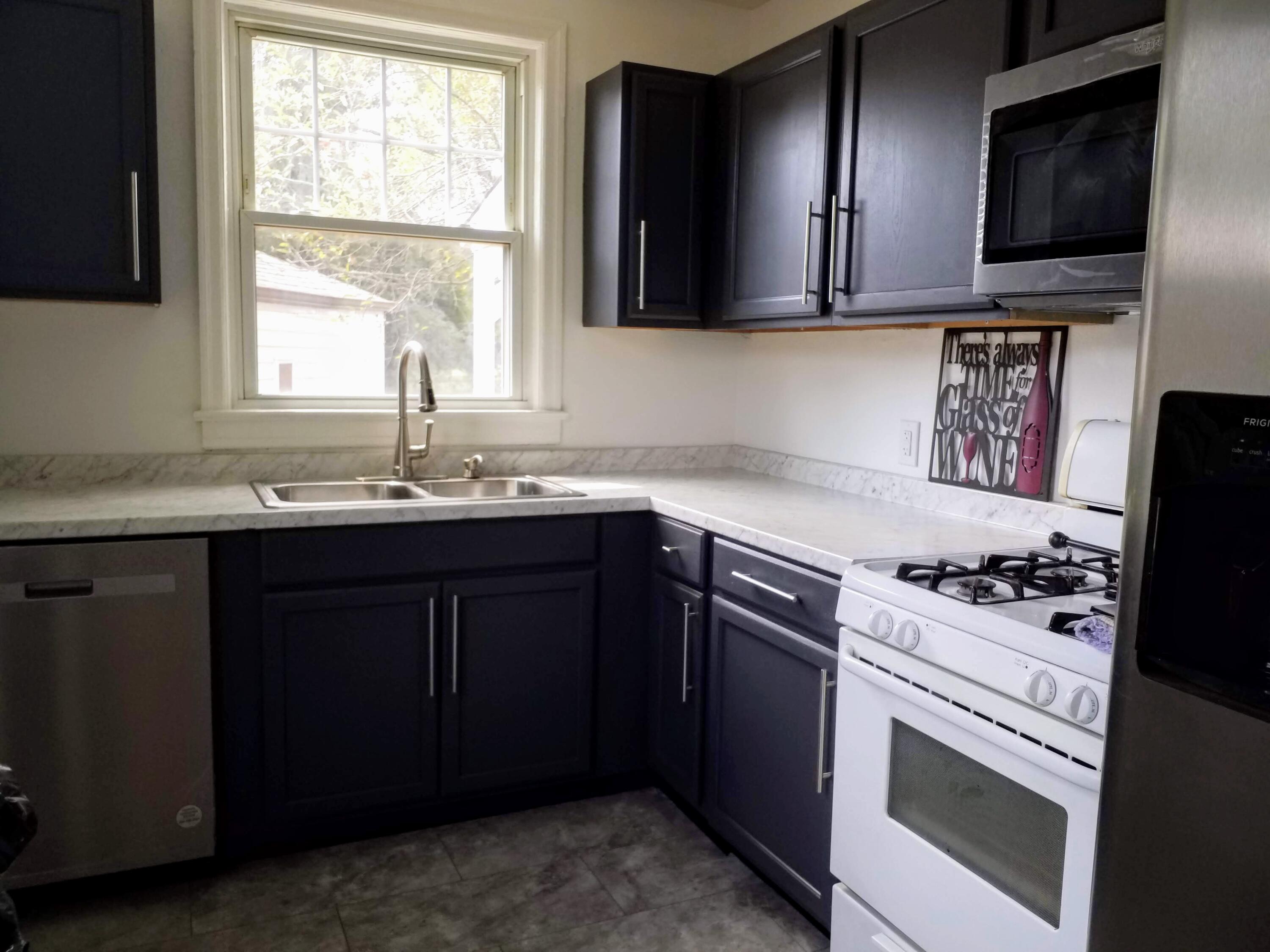 531 Fieldale Road Northeast Roanoke, VA 24012 - Photo 5 of 26 20240827_133502