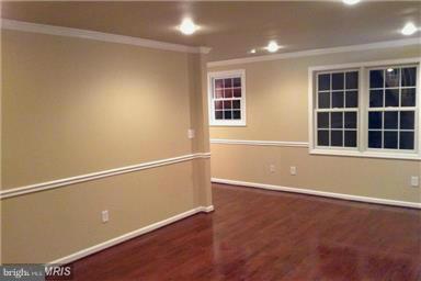 3246 Wayne Road Falls Church, VA 22042 - Photo 8 of 29 Living Room