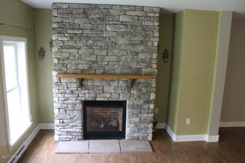 129 Oak Hill Road Hawley, PA 18428 - Photo 7 of 33