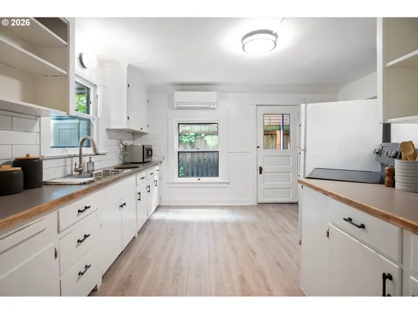 $749,500 | 1411 Southwest Hall Street, Portland, OR 97201