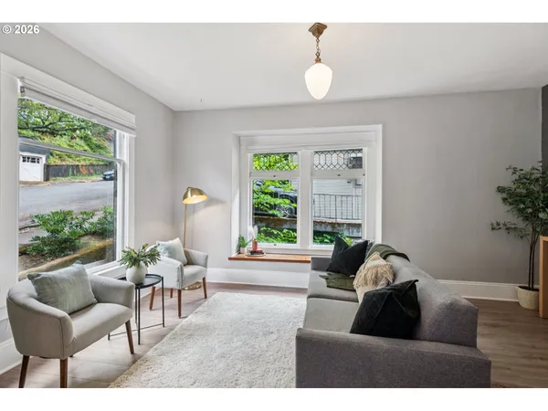$749,500 | 1411 Southwest Hall Street, Portland, OR 97201