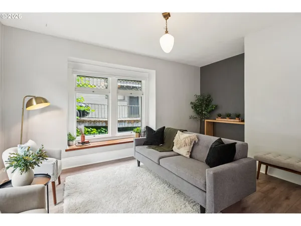 $749,500 | 1411 Southwest Hall Street, Portland, OR 97201