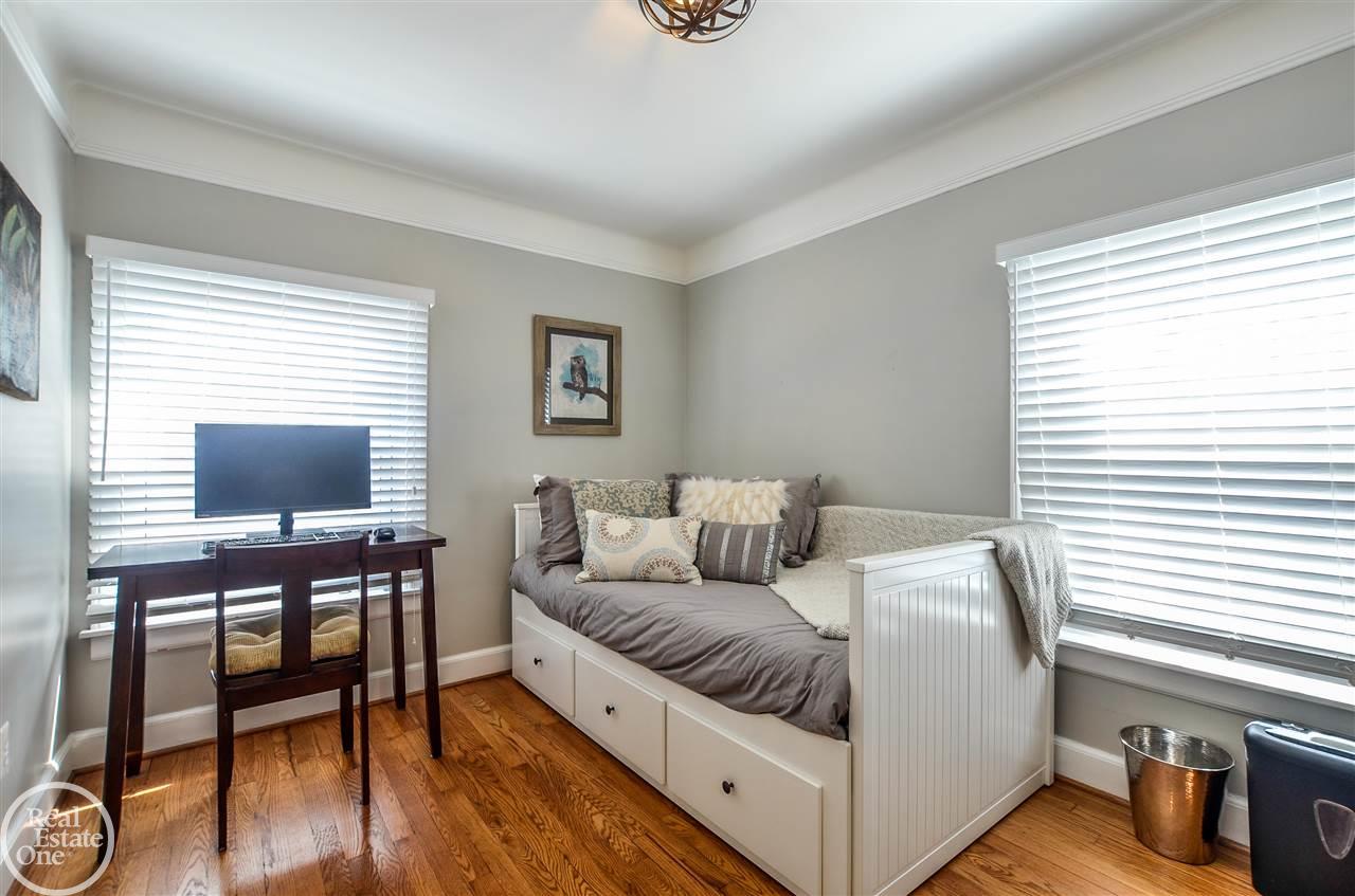 1753 Hampton Road Grosse Pointe Woods, MI 48236 - Photo 19 of 29