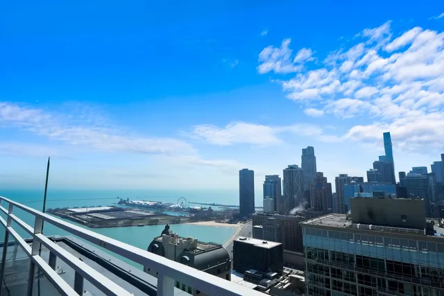 $275,000 | 260 East Chestnut Street, Unit 2107, Chicago, IL 60611