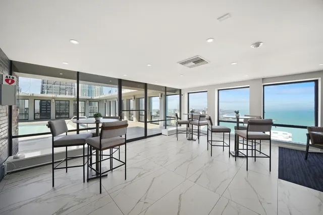 $275,000 | 260 East Chestnut Street, Unit 2107, Chicago, IL 60611