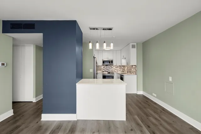 $275,000 | 260 East Chestnut Street, Unit 2107, Chicago, IL 60611