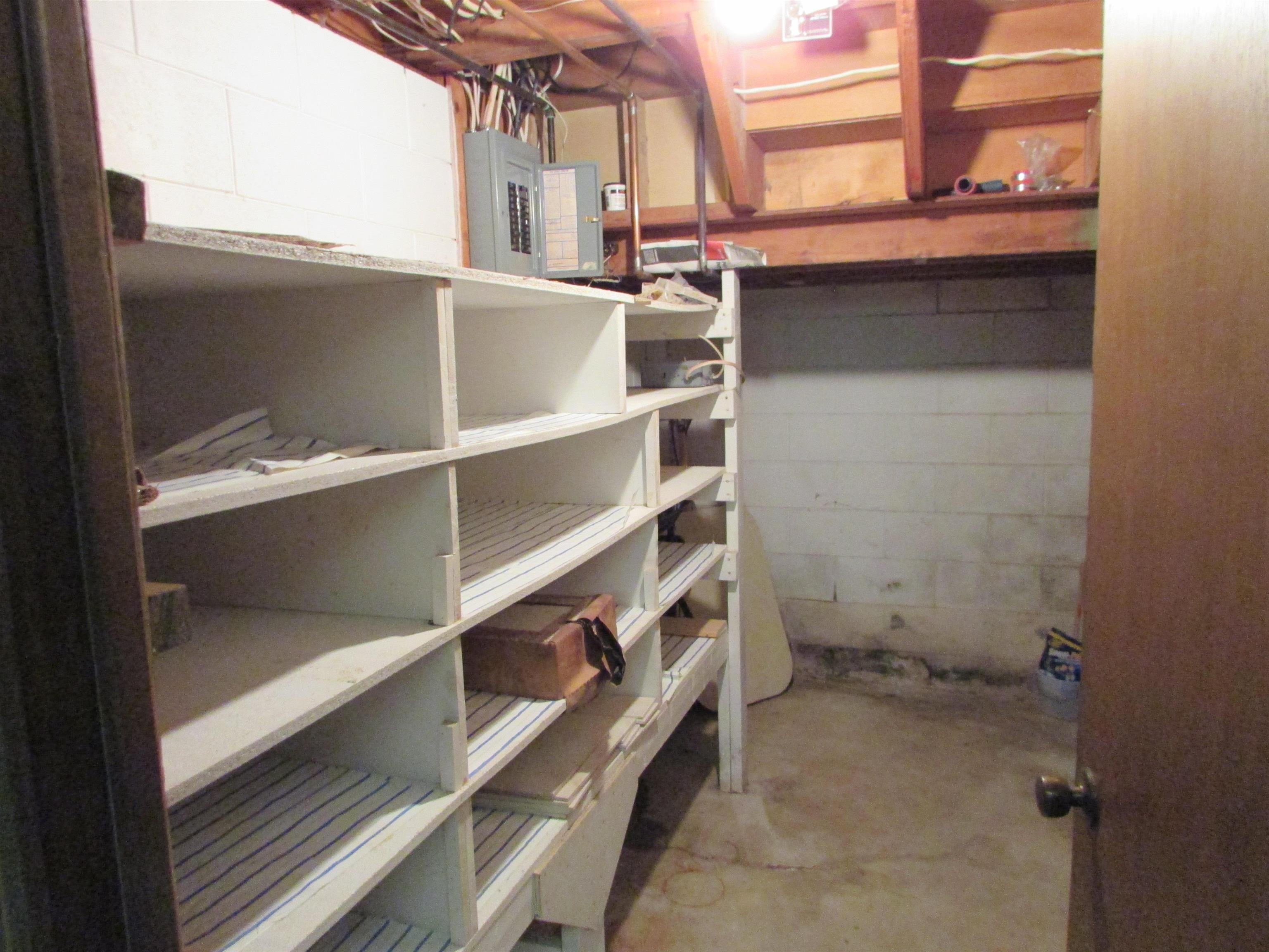 427 Delta Road Freeland, MI 48623 - Photo 54 of 74 1897330-53.JPG