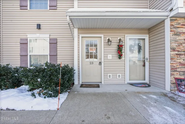 $1,850 | 2000 Curry Road, Unit 23, Schenectady, NY 12303