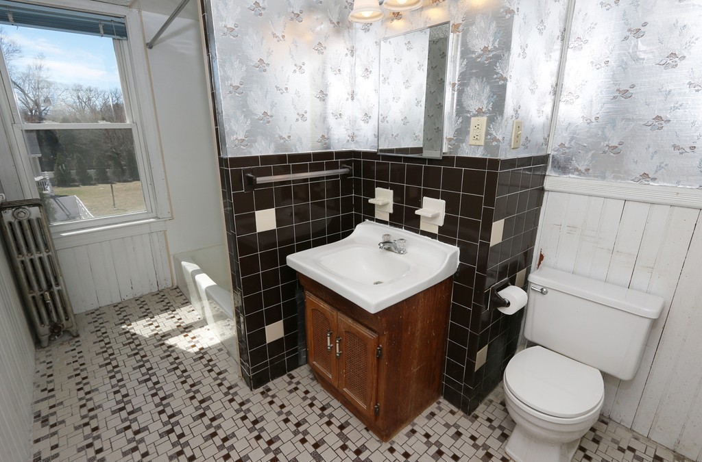 85 Acton Road Chelmsford, MA 01824 - Photo 13 of 14 Gallery Image 13