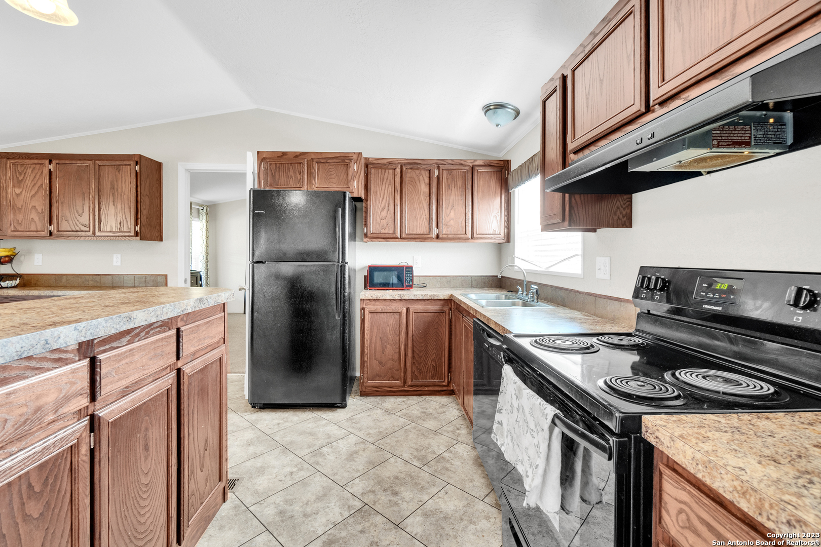 13808 Greenwood Road Atascosa, TX 78002 - Photo 21 of 29