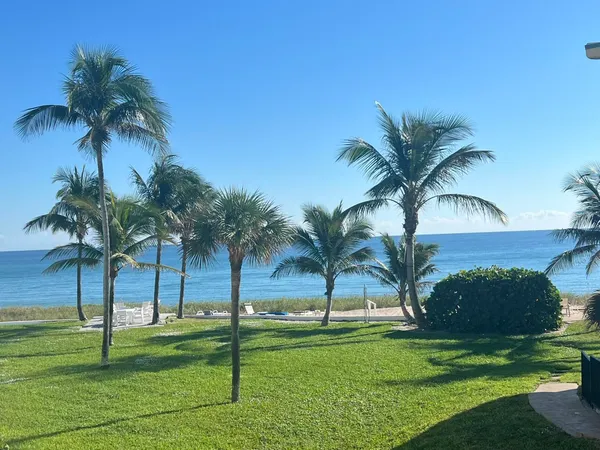 $2,500 | 1041 Hillsboro Mile, Unit 18, Hillsboro Beach, FL 33064