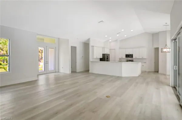 $960,000 | 3390 12th Avenue Southeast, Naples, FL 34117