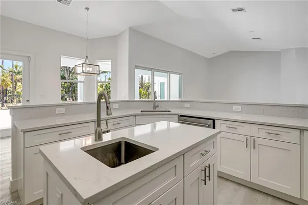 $960,000 | 3390 12th Avenue Southeast, Naples, FL 34117