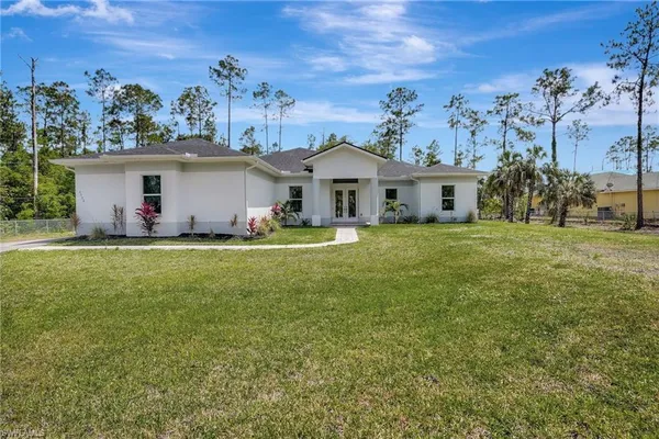 $960,000 | 3390 12th Avenue Southeast, Naples, FL 34117